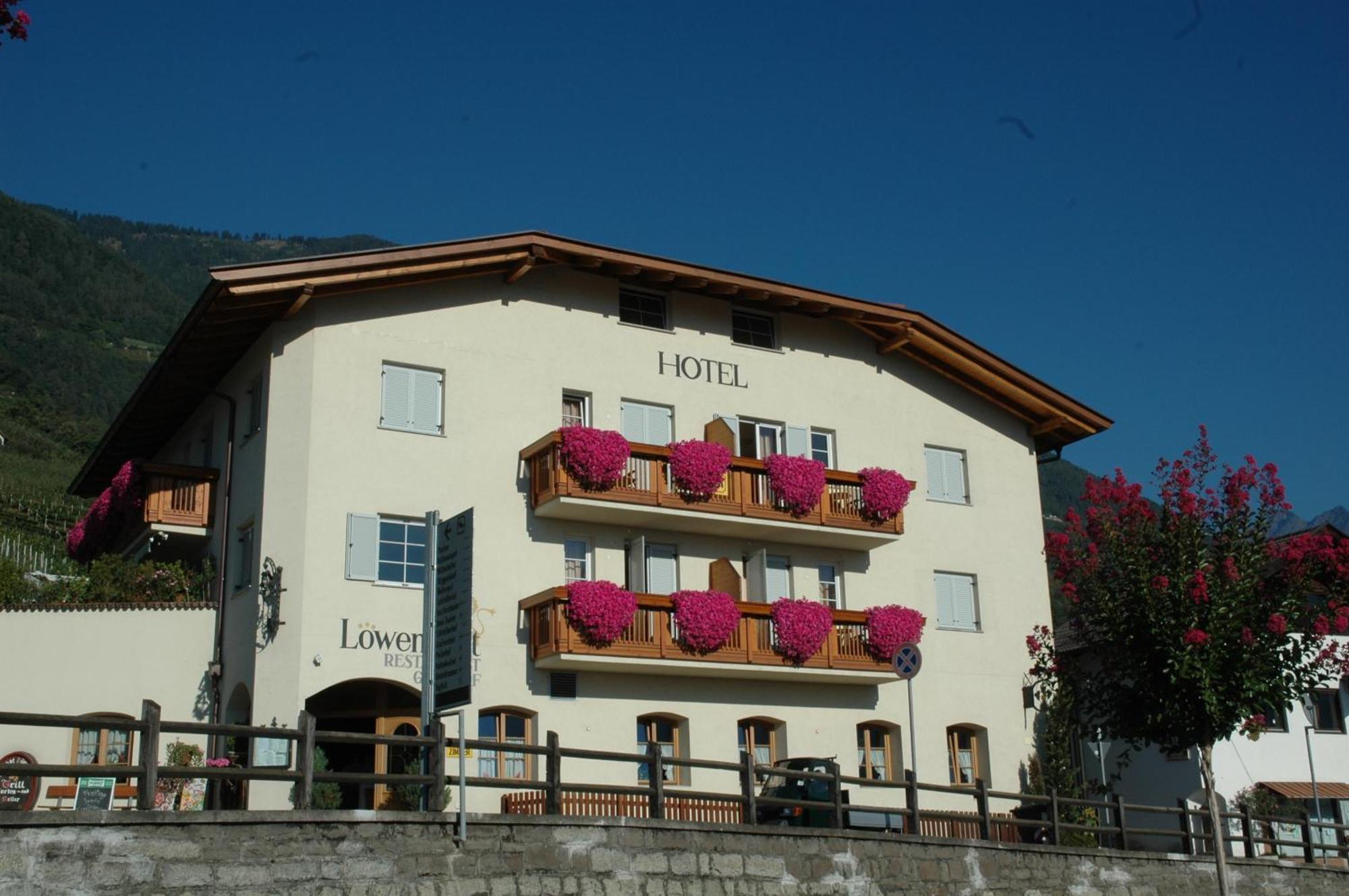Hotel Loewenwirt Cermes Exterior photo