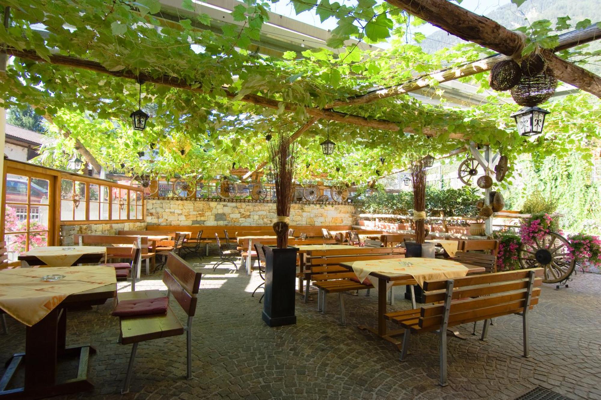 Hotel Loewenwirt Cermes Exterior photo